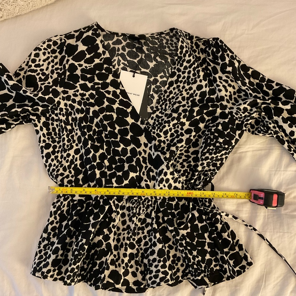 NWT Who What Wear Leopard Print Wrap Top - Picture 6 of 6